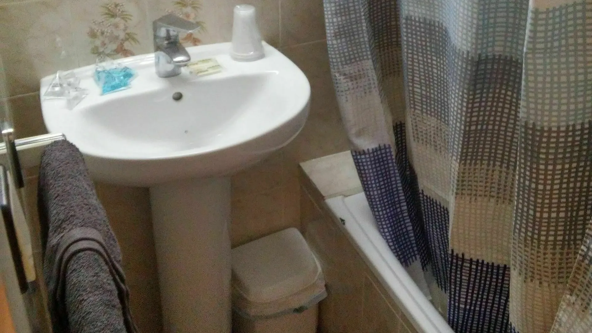 Hostal Lesseps Barcelona Vendégház