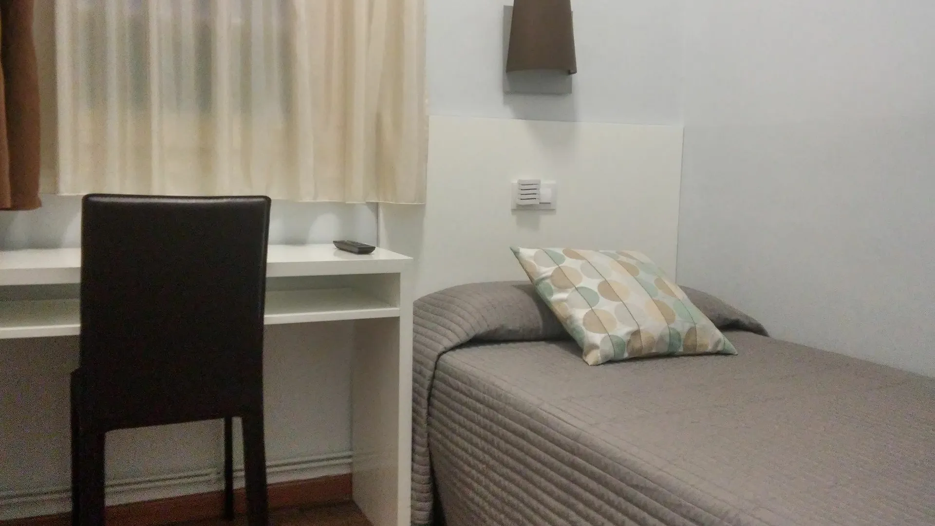 Hostal Lesseps Barcellona 2*,