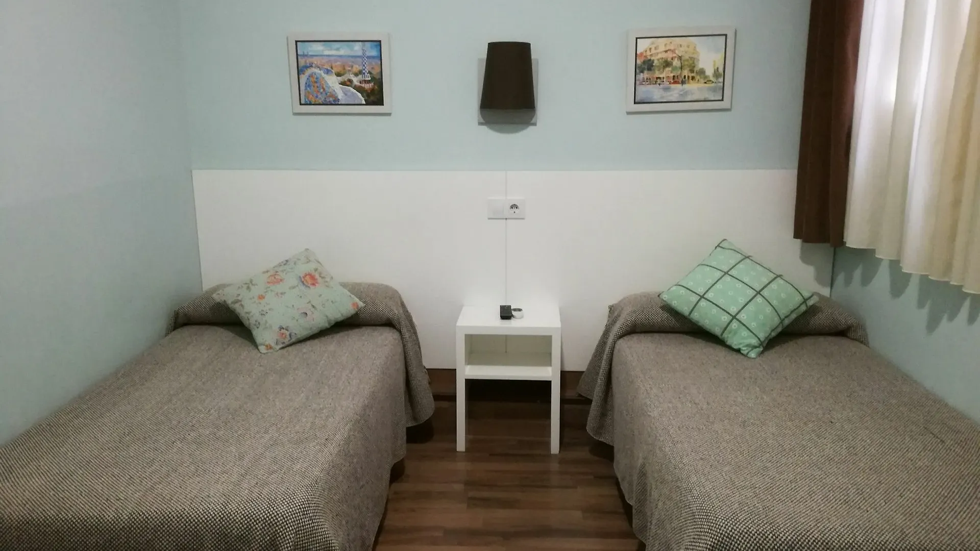 Hostal Lesseps Barcellona Spagna