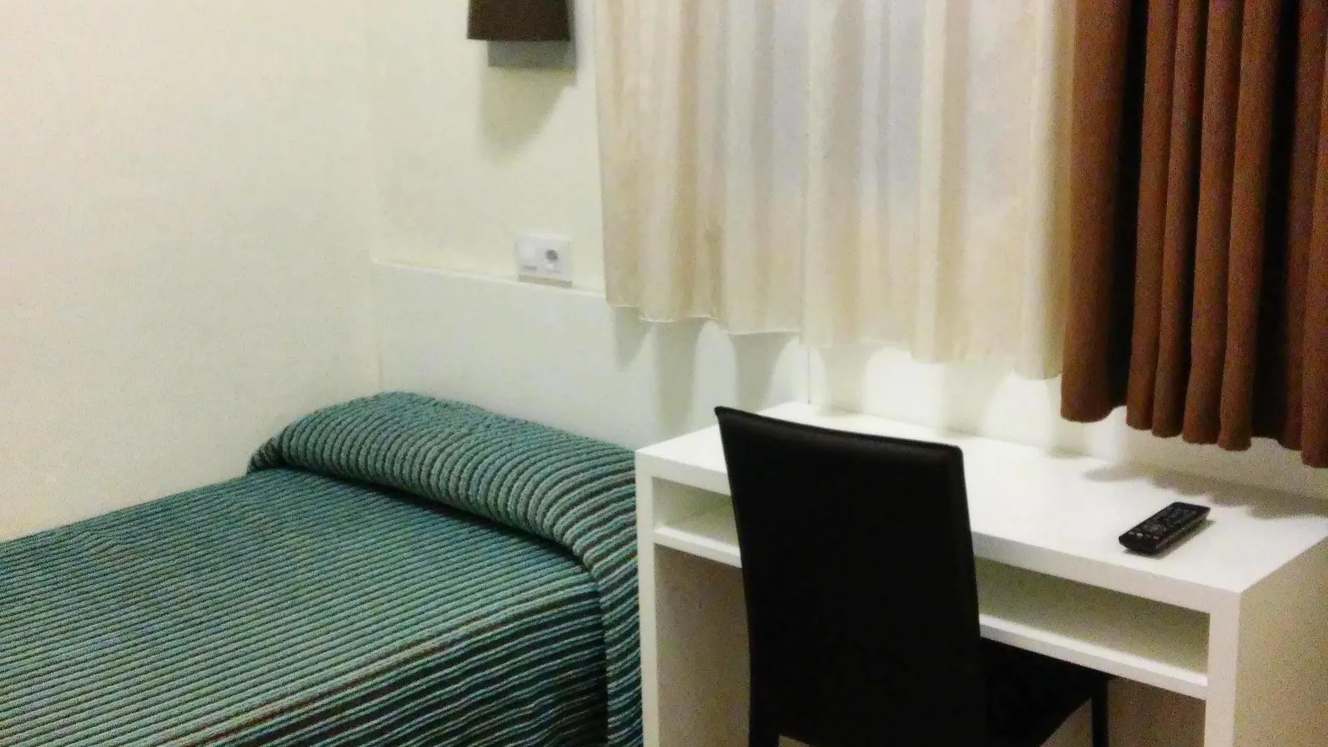 ** Gasthof Hostal Lesseps Barcelona Spanien